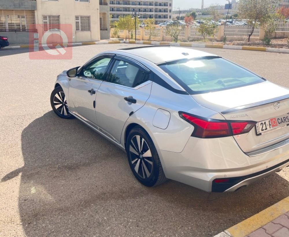 نيسان ألتيما